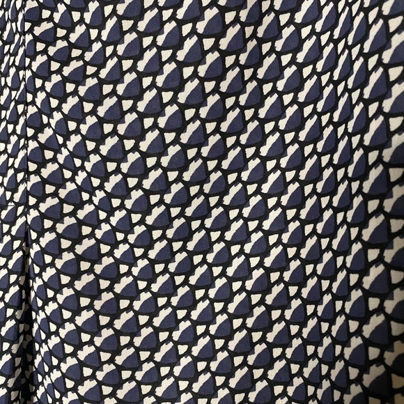 Laundry by Shelli Segal Hi / Low Sleeveless Top - Picture 2 of 5